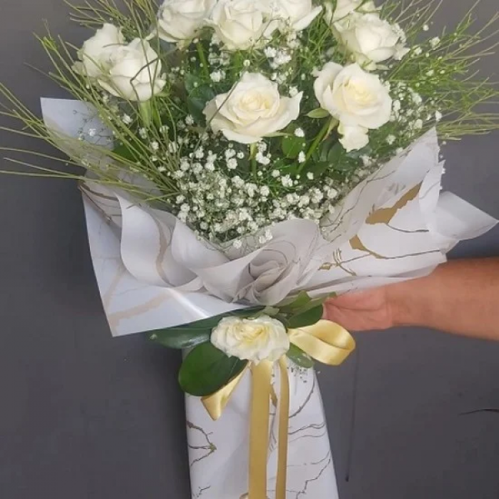 Beyaz Gül Masumiyet Buketi