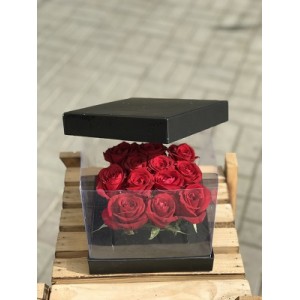 Premium Kutuda 12 Gül Tasarımı