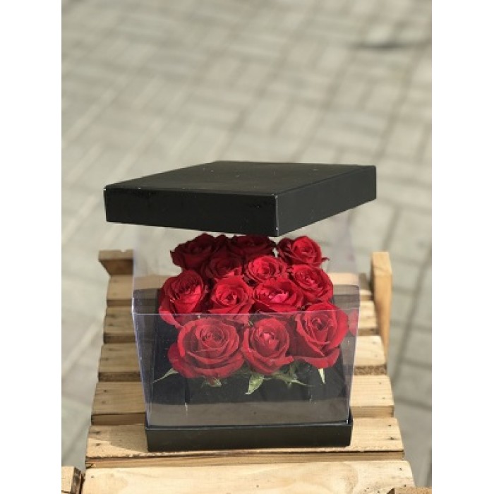 Premium Kutuda 12 Gül Tasarımı